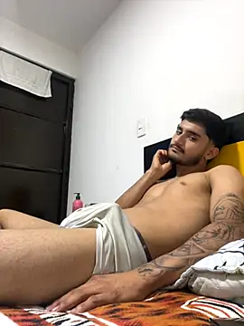 Snapshot of Nas-z09 chatting on 09-10-25, 03:28 Nas-z09 online show from 09-10-25, 03:28