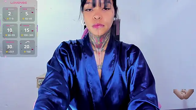 AikoKimura online show from 10-15-25, 02:50