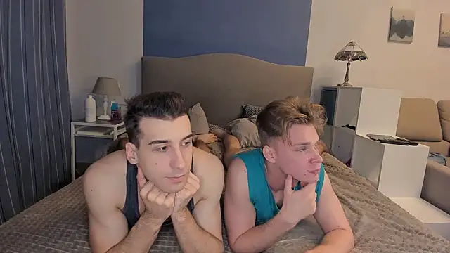 Snapshot of LawrenceMiles chatting on 12-18-25, 11:27 LawrenceMiles online show from 12-18-25, 11:27