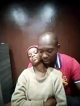 Snapshot of TinnyVsGiant chatting on 10-31-25, 08:10 TinnyVsGiant online show from 10-31-25, 08:10