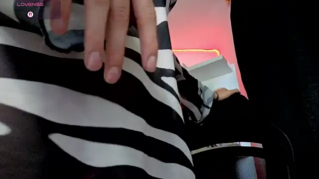 Snapshot of 6gaaby chatting on 11-18-25, 11:36 6gaaby online show from 11-18-25, 11:36