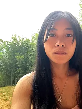 EmLy02 online show from 10-10-25, 11:59