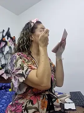 Nina vallon online show from 10-17-25, 10:40