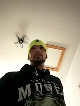 Snapshot of UrbanAnsaid chatting on 10-16-25, 08:37 UrbanAnsaid online show from 10-16-25, 08:37