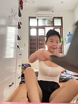 Snapshot of Miumieu chatting on 09-12-25, 04:56 Miumieu online show from 09-12-25, 04:56