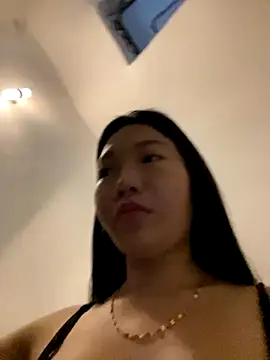 Snapshot of Miumieu chatting on 10-11-25, 01:38 Miumieu online show from 10-11-25, 01:38