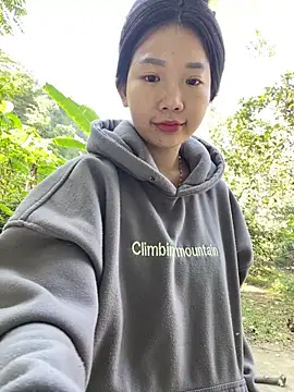 Snapshot of Miumieu chatting on 11-29-25, 02:03 Miumieu online show from 11-29-25, 02:03