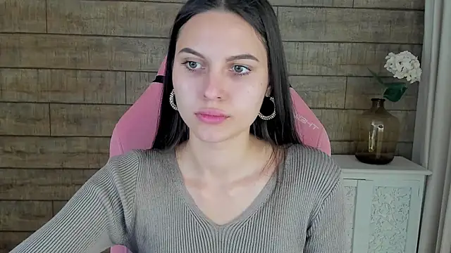 AlisaVersailles online show from 10-07-25, 04:04