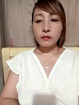 Missa kute20 online show from 10-05-25, 02:43