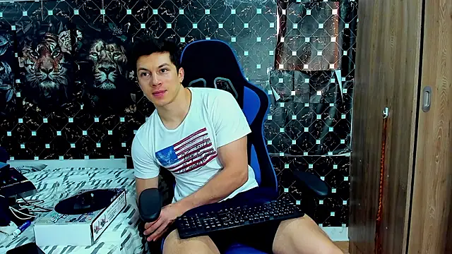 javiersexymann online show from 03-18-26, 07:06