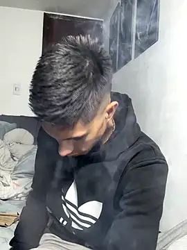 Snapshot of Manuel99boy chatting on 09-30-25, 04:50 Manuel99boy online show from 09-30-25, 04:50