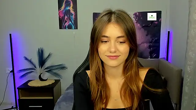 Snapshot of TracySpark chatting on 10-17-25, 06:38 TracySpark online show from 10-17-25, 06:38