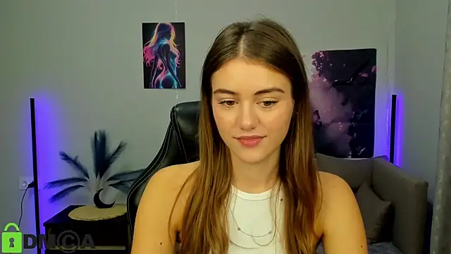 Snapshot of TracySpark chatting on 10-18-25, 06:48 TracySpark online show from 10-18-25, 06:48