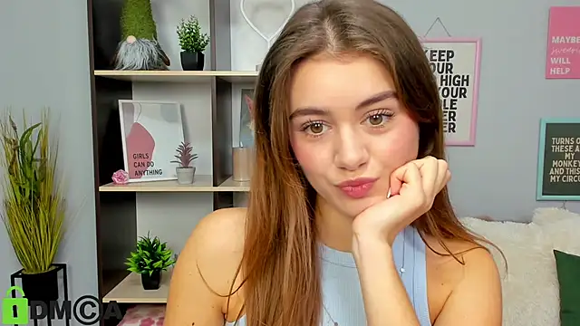 Snapshot of TracySpark chatting on 11-08-25, 07:52 TracySpark online show from 11-08-25, 07:52