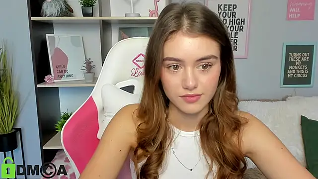 Snapshot of TracySpark chatting on 11-13-25, 08:24 TracySpark online show from 11-13-25, 08:24