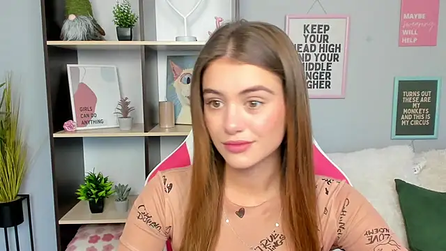 Snapshot of TracySpark chatting on 11-24-25, 07:52 TracySpark online show from 11-24-25, 07:52