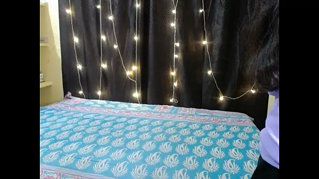 Snapshot of Vanya_7 chatting on 11-21-25, 07:29 Vanya 7 online show from 11-21-25, 07:29