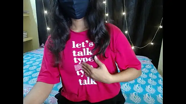 Snapshot of Vanya_7 chatting on 11-22-25, 07:40 Vanya 7 online show from 11-22-25, 07:40