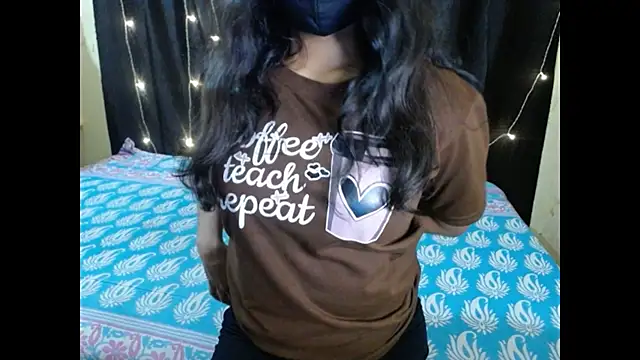 Snapshot of Vanya_7 chatting on 11-27-25, 10:56 Vanya 7 online show from 11-27-25, 10:56