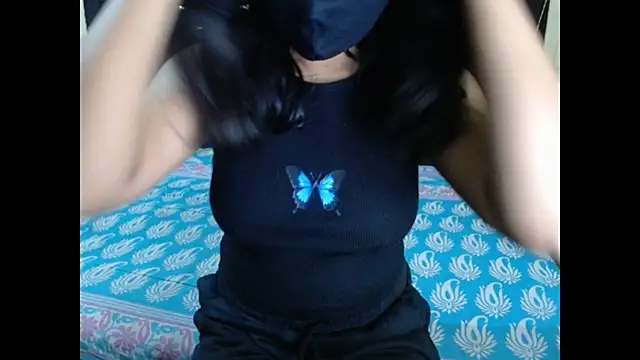 Snapshot of Vanya_7 chatting on 12-13-25, 07:53 Vanya 7 online show from 12-13-25, 07:53