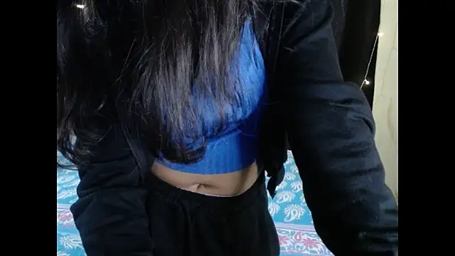 Snapshot of Vanya_7 chatting on 12-17-25, 08:37 Vanya 7 online show from 12-17-25, 08:37