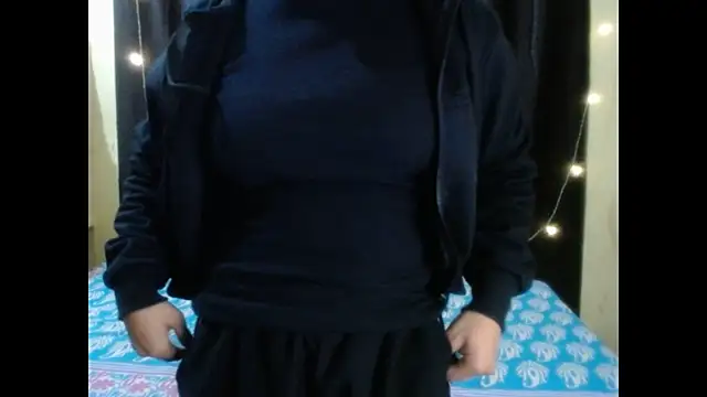 Snapshot of Vanya_7 chatting on 12-20-25, 10:11 Vanya 7 online show from 12-20-25, 10:11