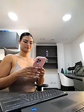 Snapshot of gabysanta_ chatting on 10-24-25, 01:51 gabysanta online show from 10-24-25, 01:51