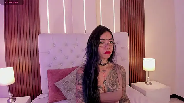 Snapshot of ViolettaAlemida chatting on 09-20-25, 12:17 ViolettaAlemida online show from 09-20-25, 12:17