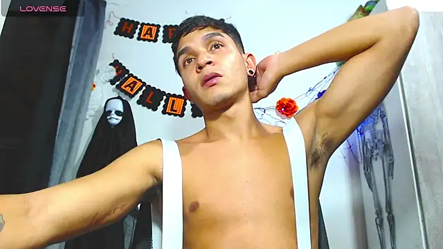 Angel latinboy online show from 10-15-25, 07:36