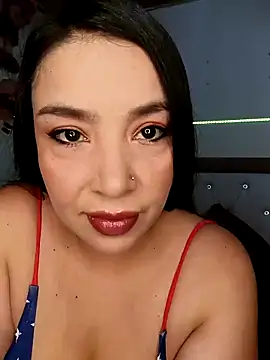 Snapshot of Anahibella chatting on 10-01-25, 11:33 Anahibella online show from 10-01-25, 11:33