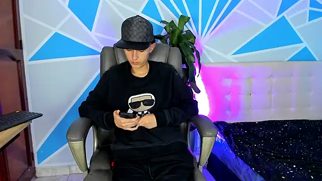 ArthurCox online show from 10-10-25, 05:45