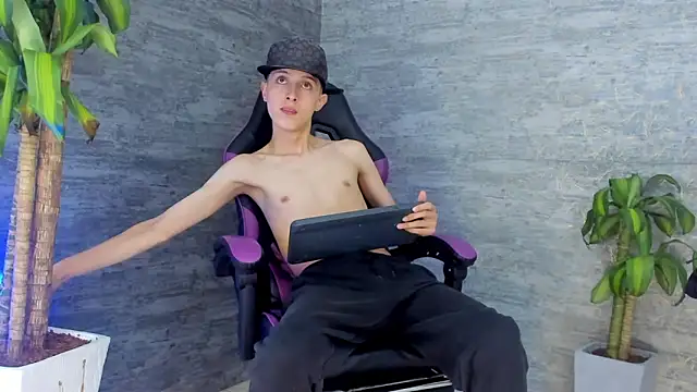 ArthurCox online show from 10-13-25, 05:35