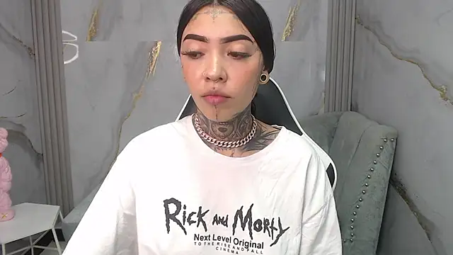 Snapshot of Ashley_Blum_v chatting on 11-01-25, 08:11 Ashley Blum v online show from 11-01-25, 08:11