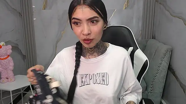 Snapshot of Ashley_Blum_v chatting on 11-07-25, 08:09 Ashley Blum v online show from 11-07-25, 08:09