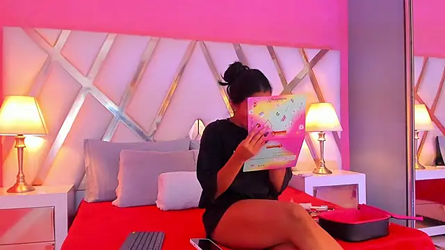 JadeeKhan online show from 10-19-25, 12:00