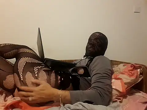 Snapshot of croatianslut chatting on 10-18-25, 12:28 croatianslut online show from 10-18-25, 12:28