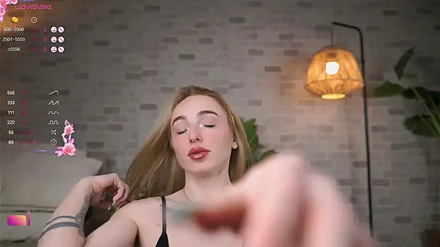 Snapshot of BabyyyLunaX chatting on 02-22-26, 02:56 BabyyyLunaX online show from 02-22-26, 02:56