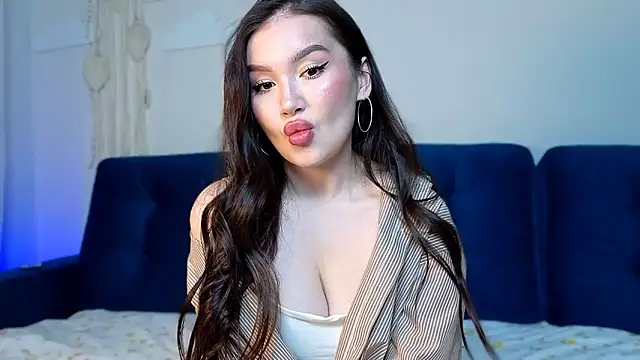 LexeeLuv online show from 02-12-26, 08:15