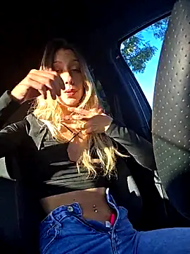 Snapshot of PetiteSecrets chatting on 11-08-25, 03:34 PetiteSecrets online show from 11-08-25, 03:34