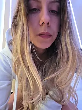 Snapshot of PetiteSecrets chatting on 11-10-25, 10:31 PetiteSecrets online show from 11-10-25, 10:31