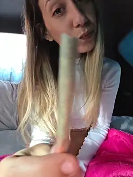 Snapshot of PetiteSecrets chatting on 11-22-25, 12:37 PetiteSecrets online show from 11-22-25, 12:37