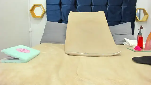 candy big tits18 online show from 09-25-25, 12:14