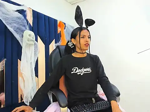 Snapshot of Aisha_hotts777 chatting on 11-01-25, 11:07 Aisha hotts777 online show from 11-01-25, 11:07