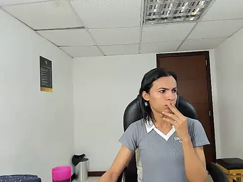 Aisha hotts777 online show from 02-12-26, 03:45