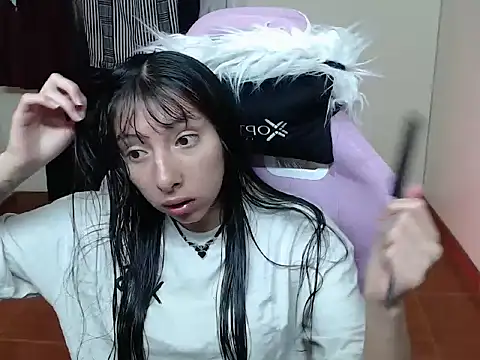 Snapshot of ScarlettShirahoshi chatting on 11-25-25, 03:56 ScarlettShirahoshi online show from 11-25-25, 03:56