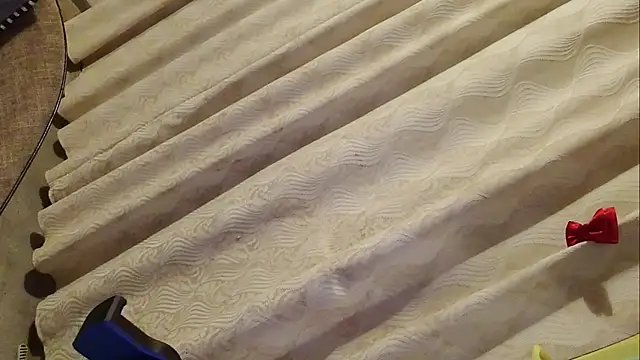 Snapshot of Shi_luo2025 chatting on 09-18-25, 01:57 Shi luo2025 online show from 09-18-25, 01:57