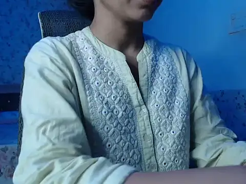 snow white123 online show from 11-02-25, 01:08