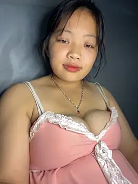 Lyrasss online show from 10-17-25, 03:36