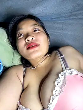 Lyrasss online show from 10-24-25, 04:53