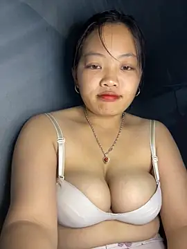 Lyrasss online show from 11-17-25, 07:25